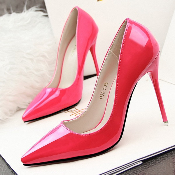 Κλασικό μοντέλο γυναικεία έκο δερμάτινα παπούτσια  με ψηλά τακούνια