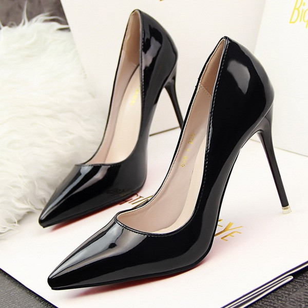 Κλασικό μοντέλο γυναικεία έκο δερμάτινα παπούτσια  με ψηλά τακούνια