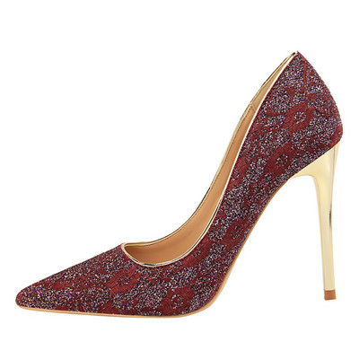 Új modell női cipő hegyes modell magassarkúval