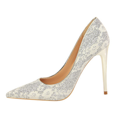 Új modell női cipő hegyes modell magassarkúval