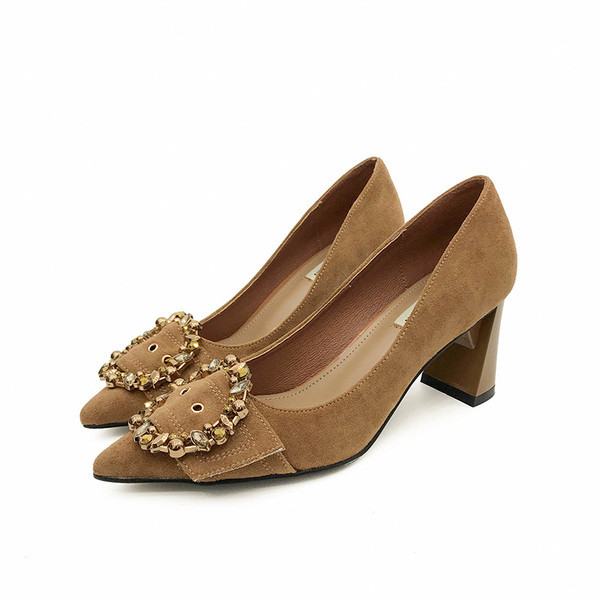 Női alkalmi velúr cipő sarokkal és csattal