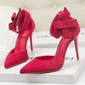 Női velúr cipő pánttal és bokaszalaggal