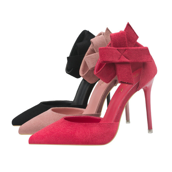 Női velúr cipő pánttal és bokaszalaggal