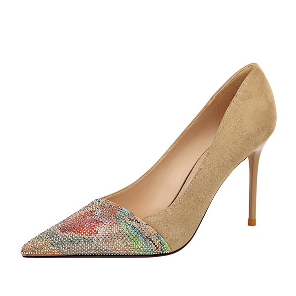 Modern női cipők öko velúrból kövekkel