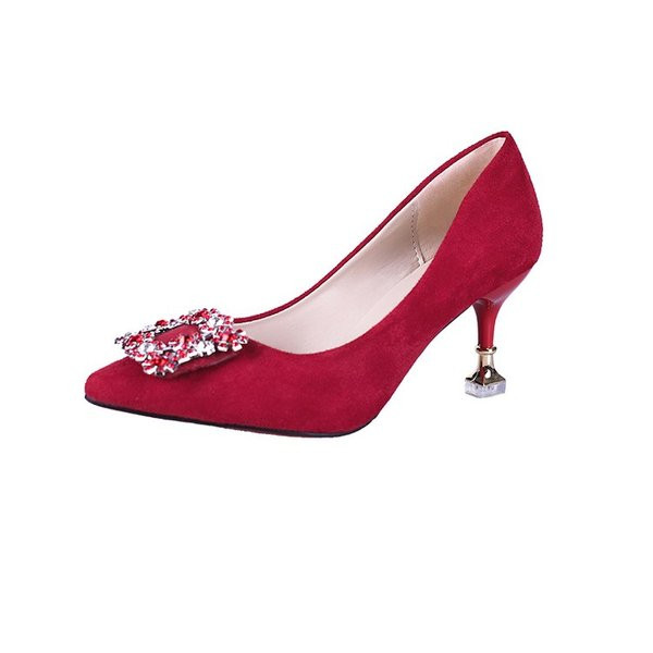 Alkalmi velúr cipő sarokkal és csattal