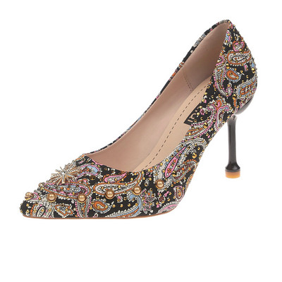 Színes női cipő 6 vagy 8 cm sarokmagassággal