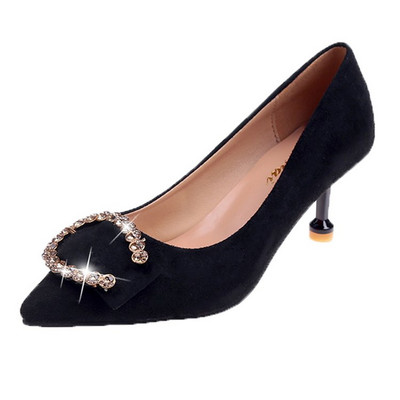 Női velúr cipő 5 cm-es sarokkal és csattal