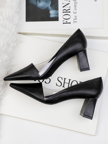 Eko bőrből készült modern női cipők új modellje, vastag sarkú