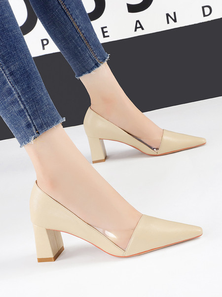 Eko bőrből készült modern női cipők új modellje, vastag sarkú