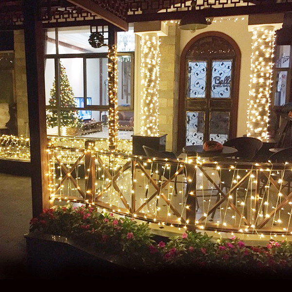 Világító karácsonyi LED lámpák különböző színekben