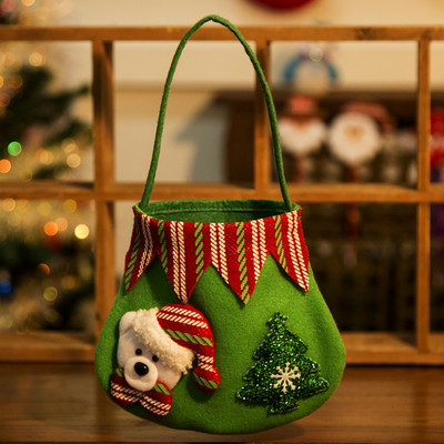 Karácsonyi ajándéktáska különféle 3D-s dekorációkkal és nyakkendőkkel