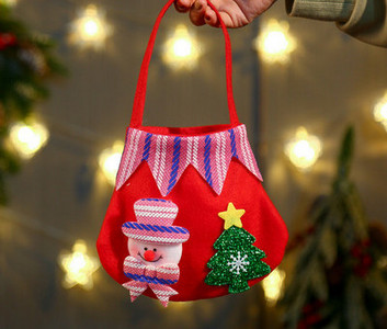 Χριστουγεννιάτικη τσάντα κατάλληλη για δώρο με τρισδιάστατα στοιχεία σε διάφορα μοντέλα