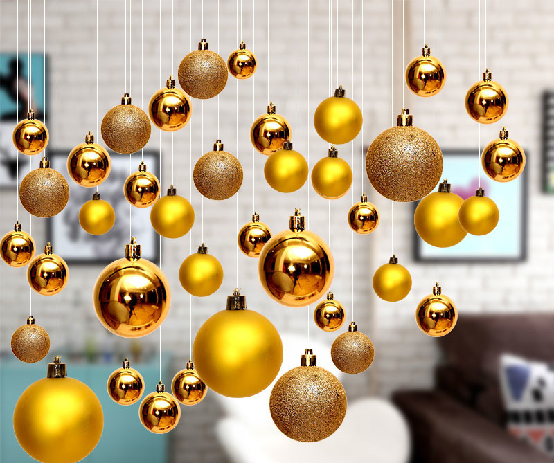 Κρεμαστή Χριστουγεννιάτικη διακόσμηση με 24 μπάλες διαφορετικών μεγεθών