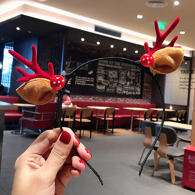 Dekoratív karácsonyi hajkoszorú 3D elemekkel, különböző modellekben