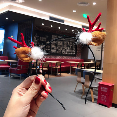 Dekoratív karácsonyi hajkoszorú 3D elemekkel, különböző modellekben