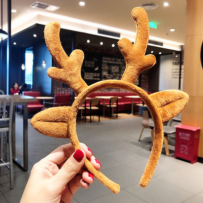 Dekoratív karácsonyi hajkoszorú 3D elemekkel, különböző modellekben