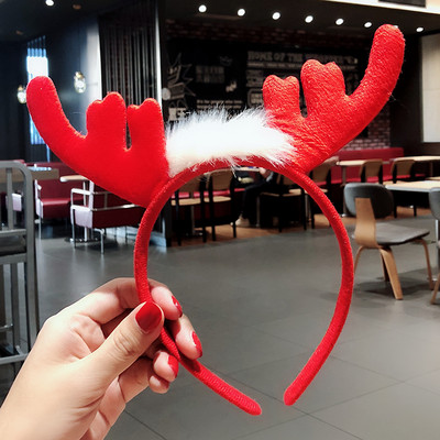 Dekoratív karácsonyi hajkoszorú 3D elemekkel, különböző modellekben