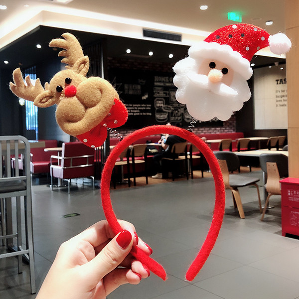 Dekoratív karácsonyi hajkoszorú 3D elemekkel, különböző modellekben