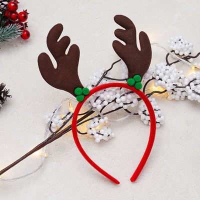 Dekoratív hajkoszorú karácsonyi motívumokkal több modellben