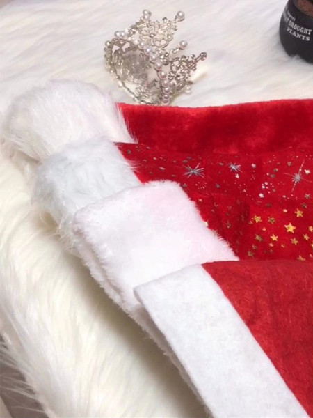 Ünnepi karácsonyi sapka különböző modellekben