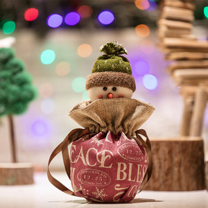 Dekoratív karácsonyi táskák 3D elemekkel több modellben