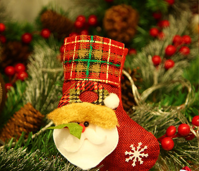 Kis dekoratív karácsonyi zokni különféle 3D dekorációkkal