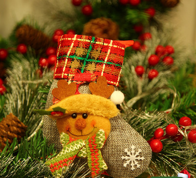 Kis dekoratív karácsonyi zokni különféle 3D dekorációkkal