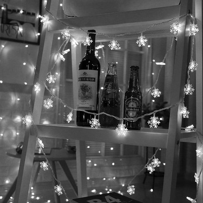 Χριστουγεννιάτικα φώτα σε σχήμα νιφάδας χιονιού