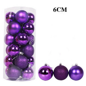 Karácsonyi játékok készlete a karácsonyfához több modellben