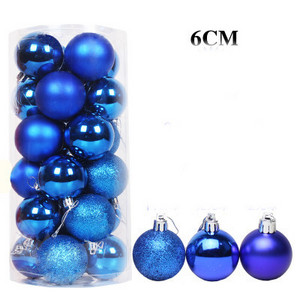 Karácsonyi játékok készlete a karácsonyfához több modellben