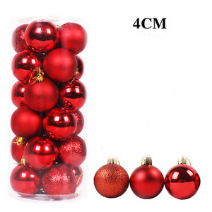 Karácsonyi játékok készlete a karácsonyfához több modellben