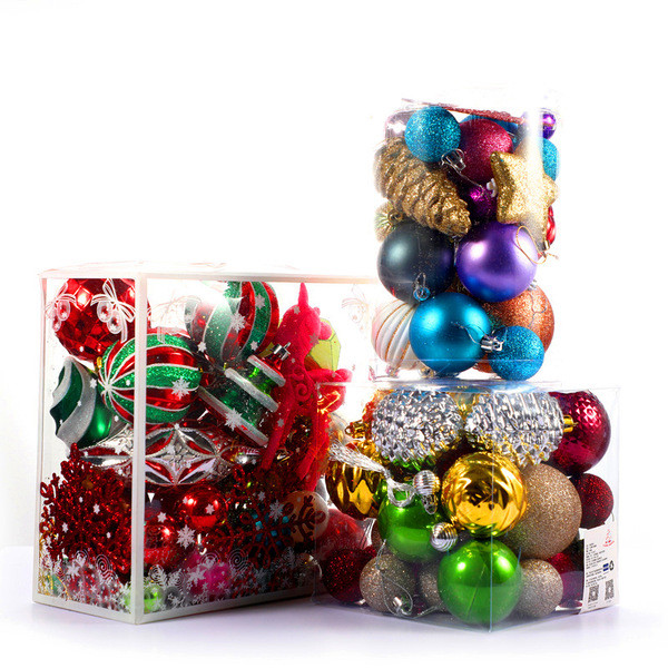 Karácsonyi játékok készlete a karácsonyfához több modellben