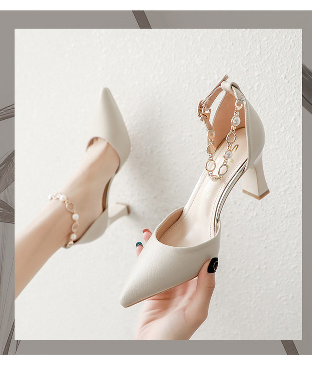 Κομψά γυναικεία παπούτσια με ψηλά τακούνια και περλες - μυτερό μοντέλο