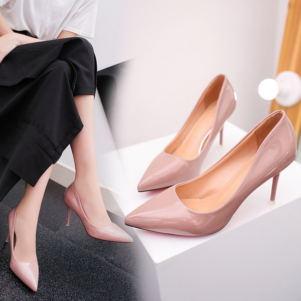 Stílusos női cipő hegyes modell vékony 8,5 cm-es sarokkal