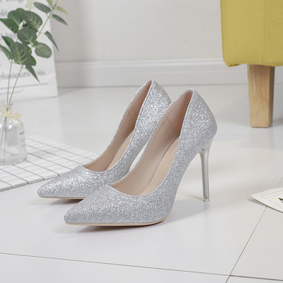 Modern női magassarkú cipő - hegyes modell