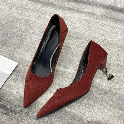 Stílusos női cipő sima modell 7 cm-es sarokkal