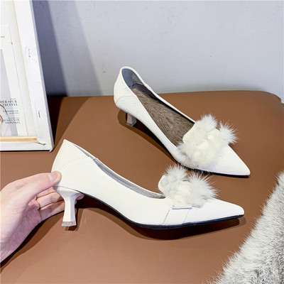 Modern női cipő pehellyel és 5 cm-es sarokkal, két modellben