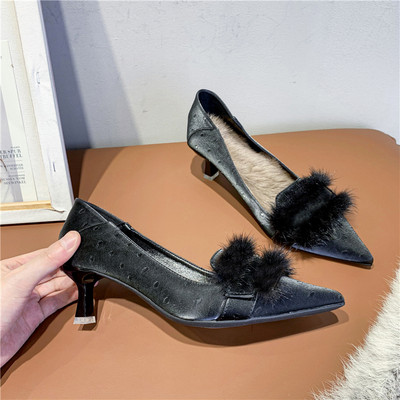 Modern női cipő pehellyel és 5 cm-es sarokkal, két modellben