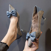Modern női cipő szalaggal és vékony sarokkal, két modellben