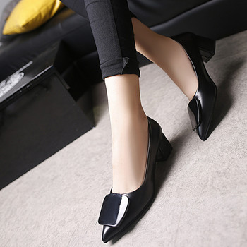 Μυτερό μοντέλο γυναικεία παπούτσια με τακούνι πάχους 5 cm