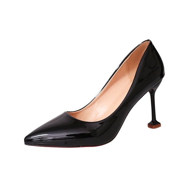 Stílusos női hegyes cipő vékony sarkú