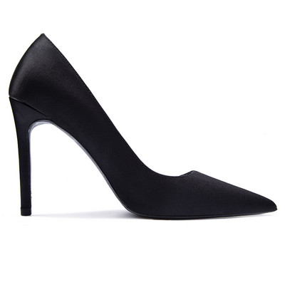 Stílusos női szatén cipő magas sarkú cipővel