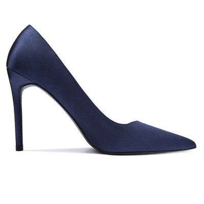 Stílusos női szatén cipő magas sarkú cipővel