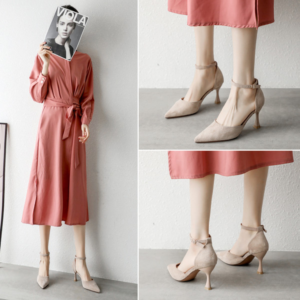 Női hegyes cipő csattal és sarokkal - 7,5 cm