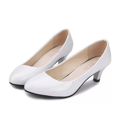 Moteriški lakuoti batai su 5 cm kulnu - eko oda