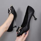 Alkalmi női cipő fém díszítéssel, magas sarkú cipővel - többféle modell