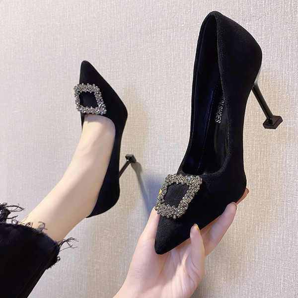 Modern női cipő kövekkel és sarokkal - 9 cm és 5 cm