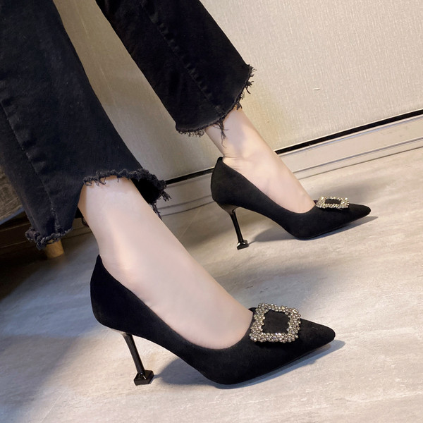 Modern női cipő kövekkel és sarokkal - 9 cm és 5 cm