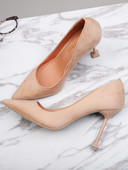 Stílusos női cipő eco velúrból, magassarkúval