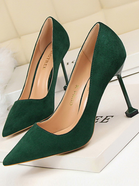 Stílusos női cipő eco velúrból, magassarkúval